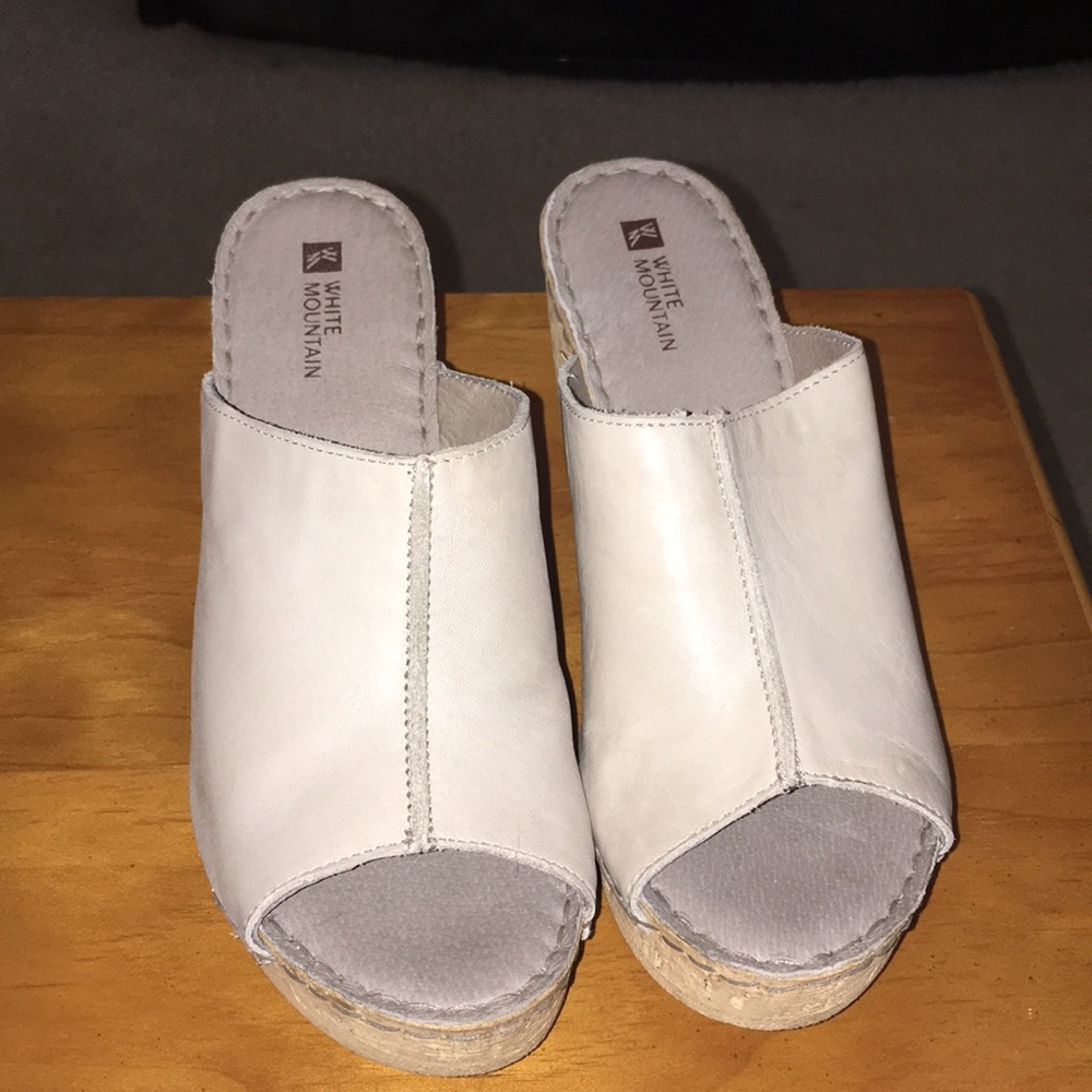 COPY - White Mountain, size 8, excellent condition
